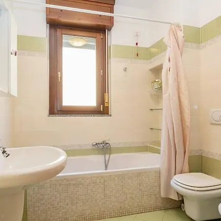 Elegante A 500 Mt Da M4 Con Wifi E Ac Appartement Milan